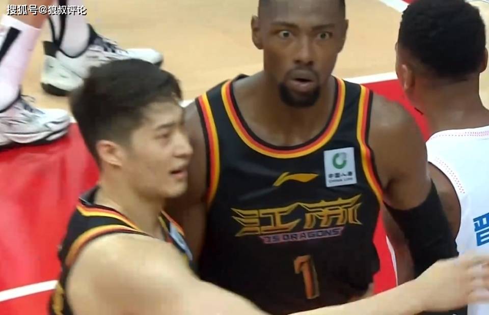 逆天！江苏主场险些完成23分大逆转 大外援贾尔斯乌龙补篮送分太致命